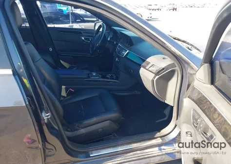 2011 Mercedes-Benz E 350 z USA, uszkodzony, nr VIN WDDHF5GB7BA274062